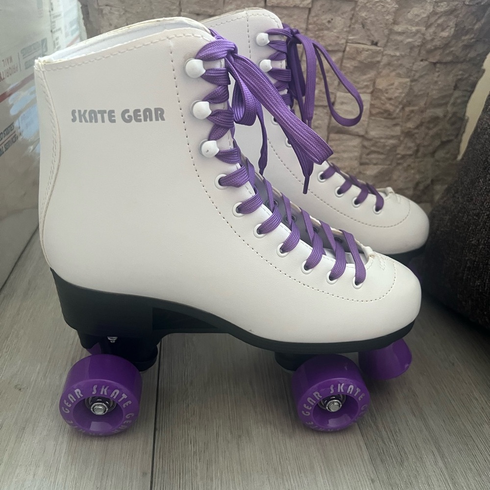 Brand New White Roller Skates with Purple Laces & Wheels! Size 8. Never Worn!